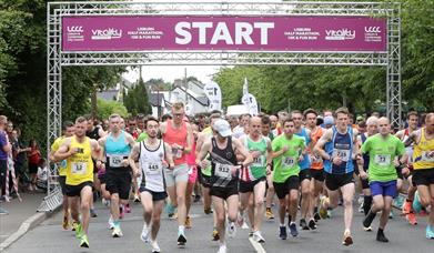 Runners starting to run