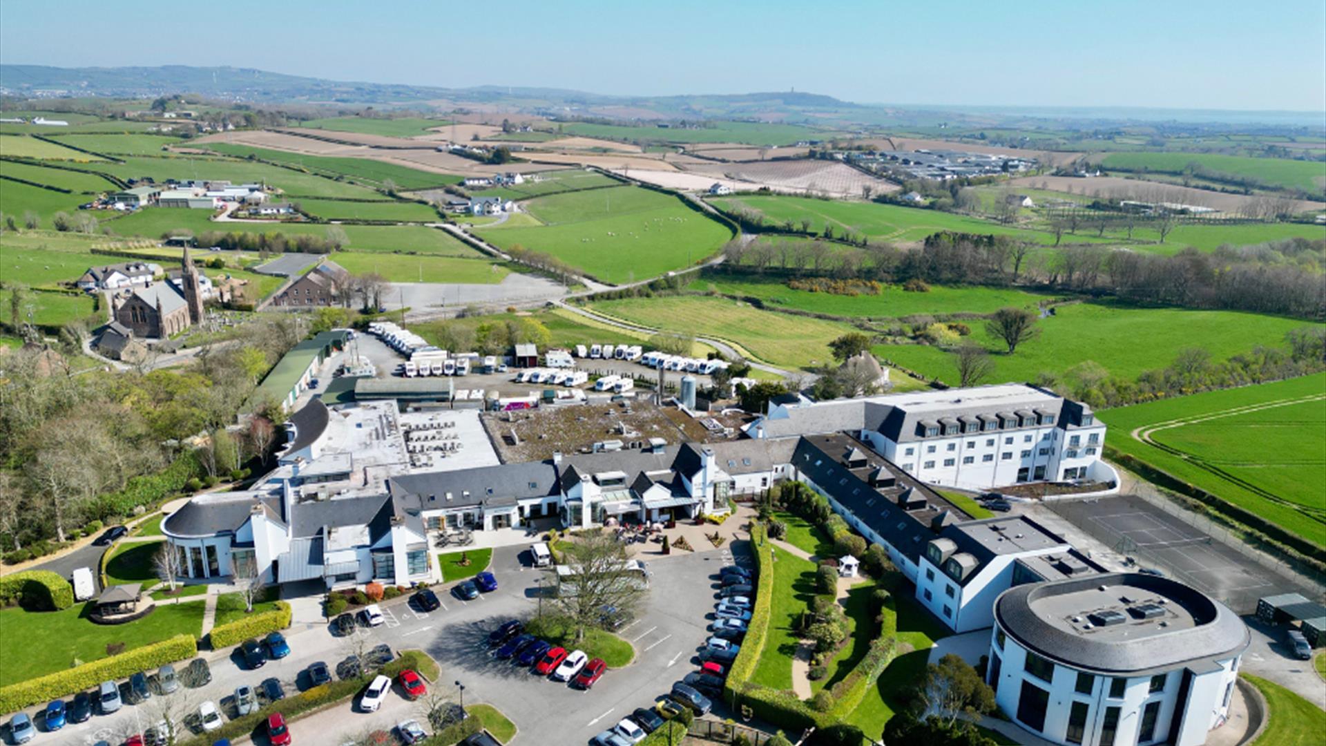 La Mon Hotel & Country Club