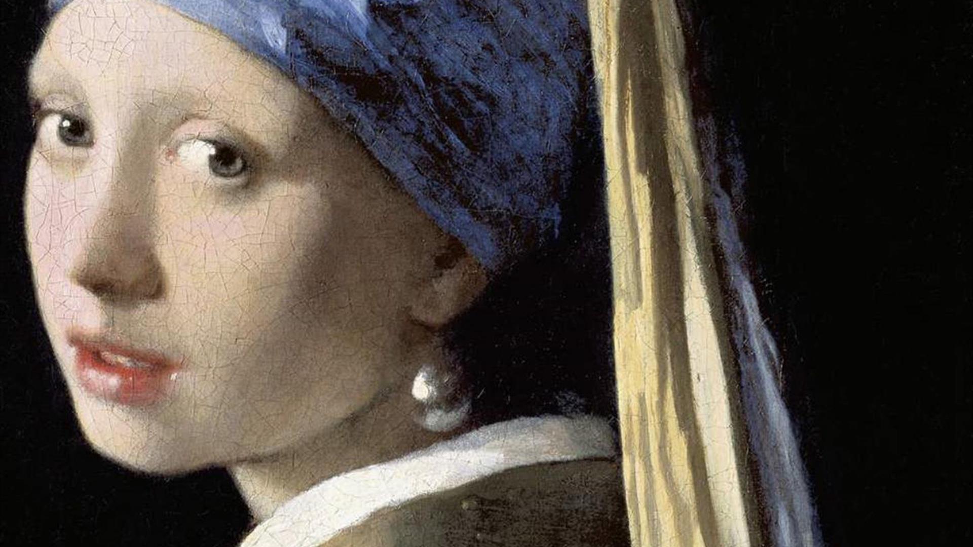 Picture of a girl in a head scarf and a pearl earring