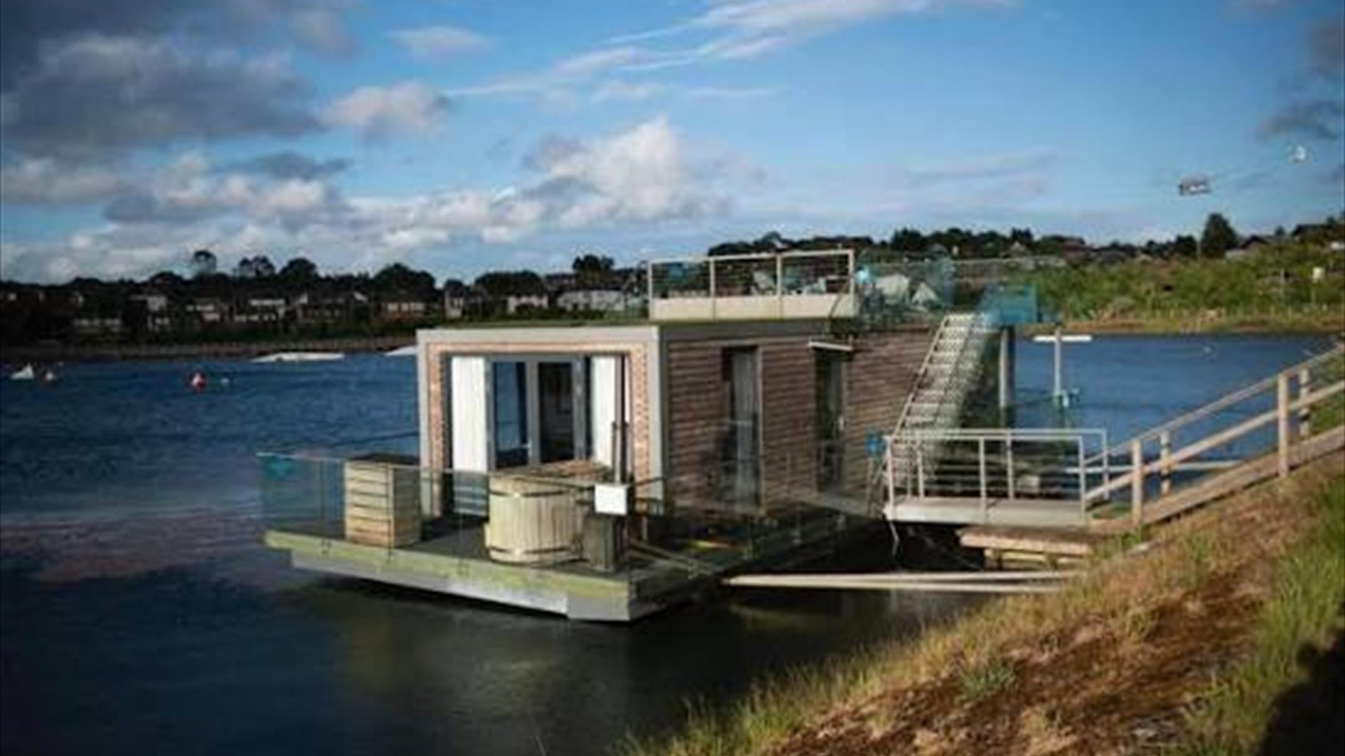 accomodation hut on lake