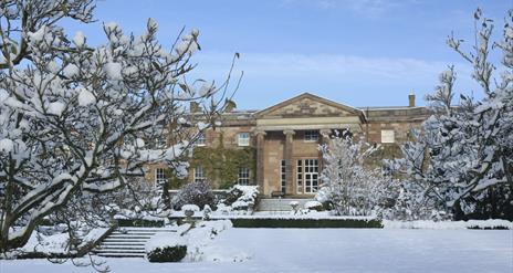Hillsborough Castle in the snow