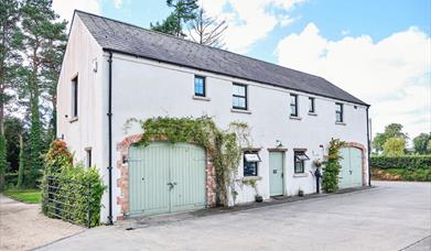 Exterior view of Lisnacurran Guesthouse, Dromore