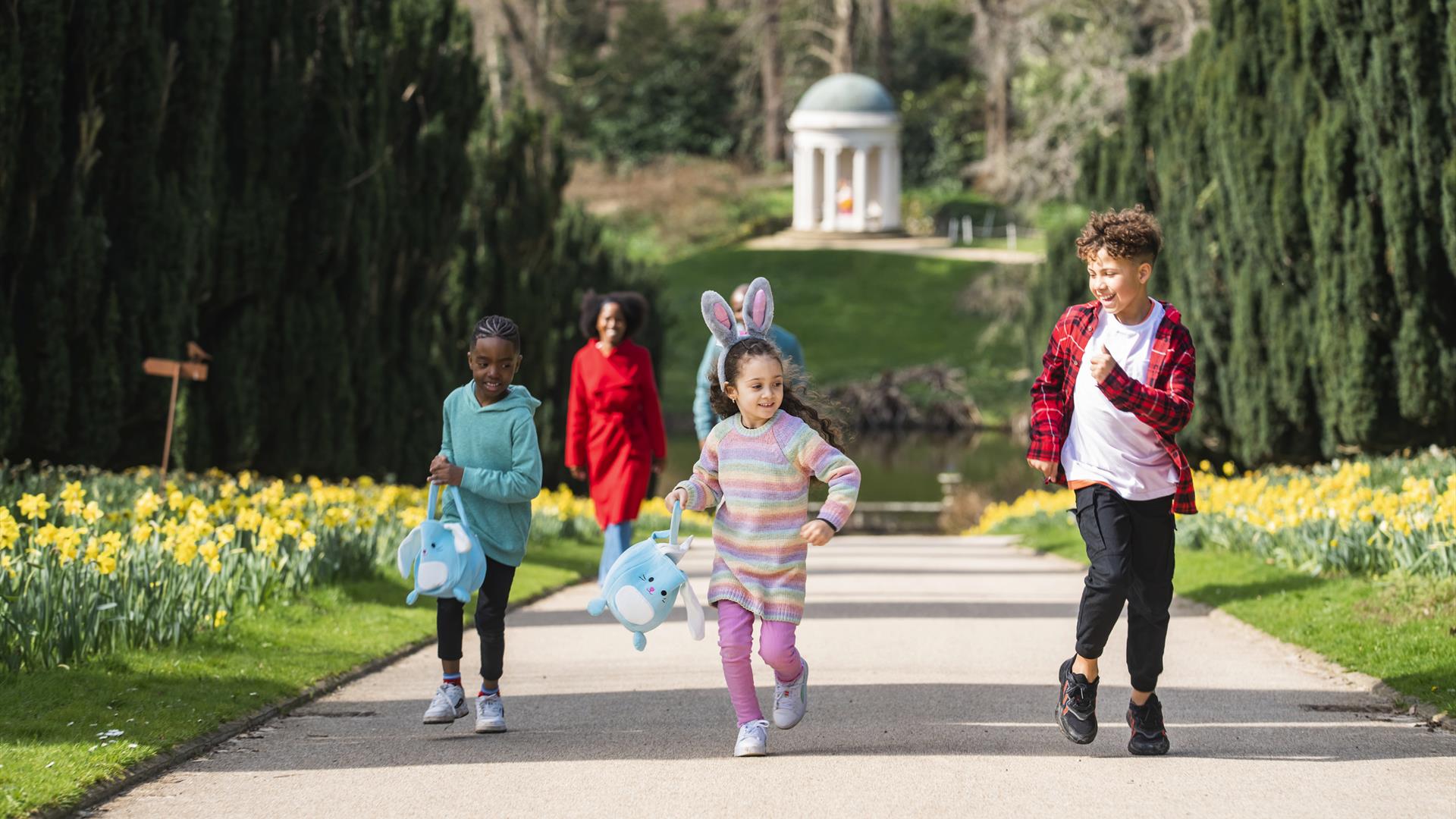 Kids with Easter baskets running around Hillsborough Castle and Gardens looking for Lindt Bunny Statues