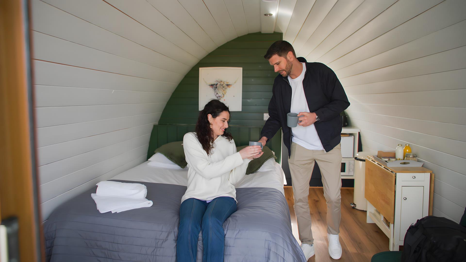 Couple in a glamping pod @ Streamvale